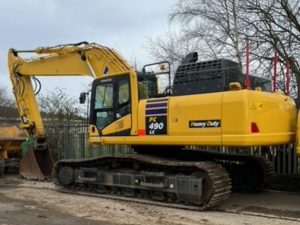 Komatsu PC490 Tracked excavator for sale