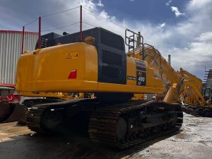 Komatsu PC490 Tracked Excavator for Sale