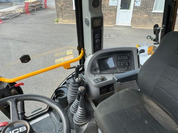 JCB 3CX Backhoe Loader for sale - J00188