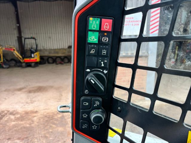 Bobcat T76 skidsteer loader for sale - G01001