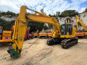 Komatsu PC228 excavator for sale