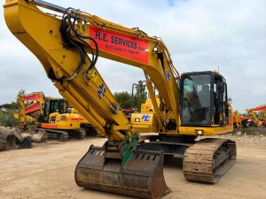 Komatsu PC210 digger for sale - U08185