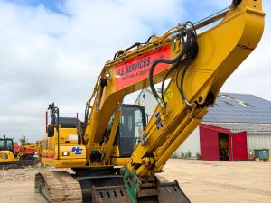 Komatsu PC210 digger for sale - U08185