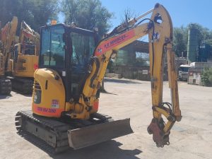 Komatsu PC26 MR-3 mini digger for sale - M00447