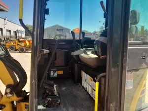 Komatsu PC26 MR-3 mini digger for sale - M00447