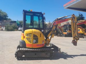 Komatsu PC26 MR-3 mini digger for sale - M00447