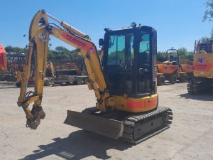 Komatsu PC26 MR-3 mini digger for sale - M00447