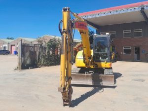 Komatsu PC80 MR-5 midi digger for sale - K01070