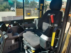 Komatsu PC80 MR-5 midi digger for sale - K01070