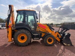 JCB 3CX Backhoe loader for sale - J11065