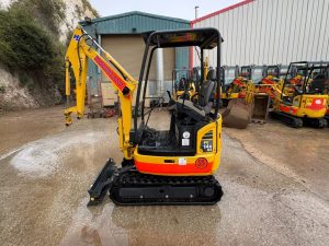 Komatsu PC14 R-3HS mini digger for sale - M00417