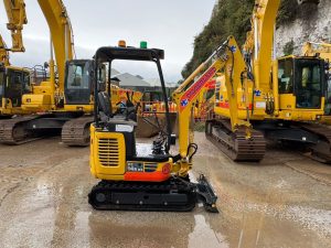 Komatsu PC14 R-3HS mini digger for sale - M00417